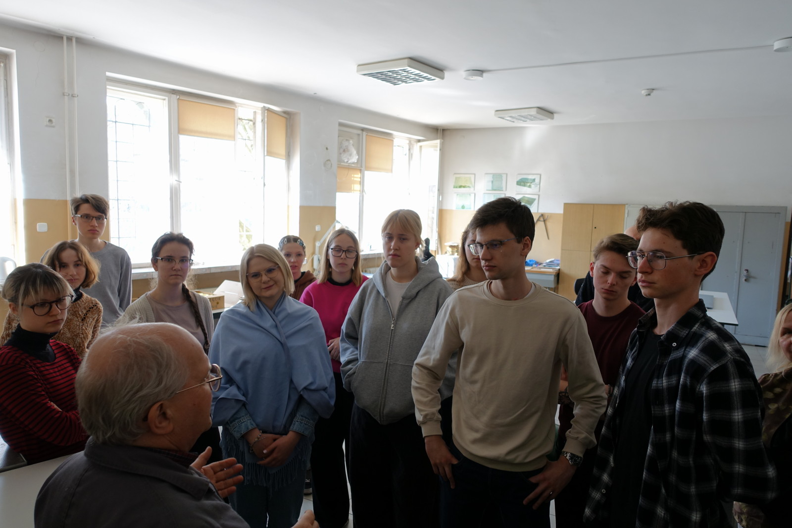 studenci w archiwum państwowym 