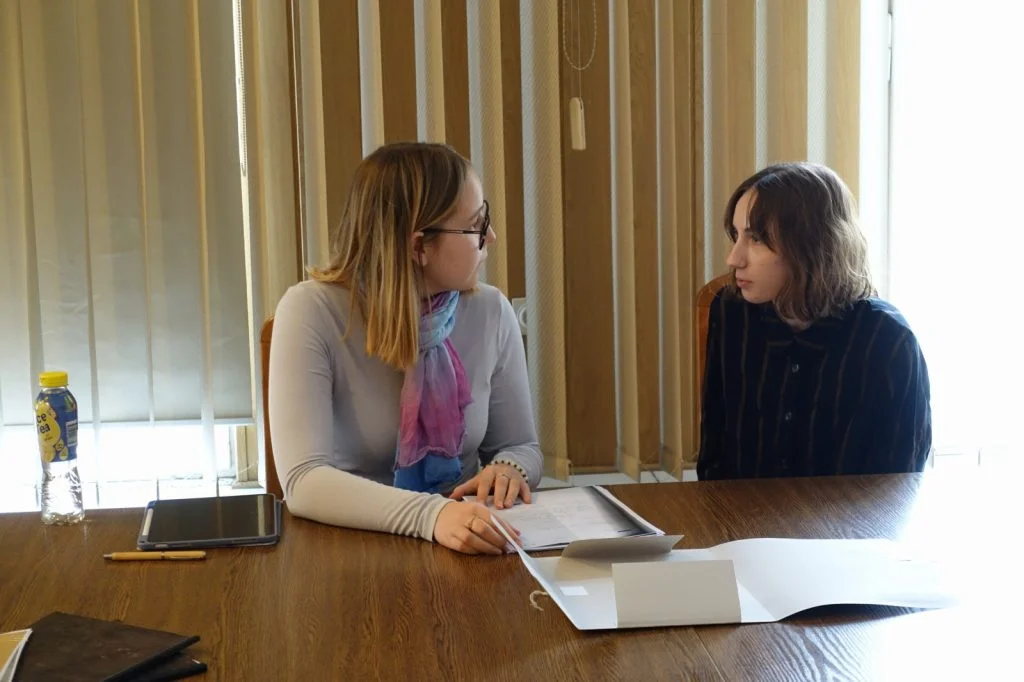 studenci w archiwum państwowym
